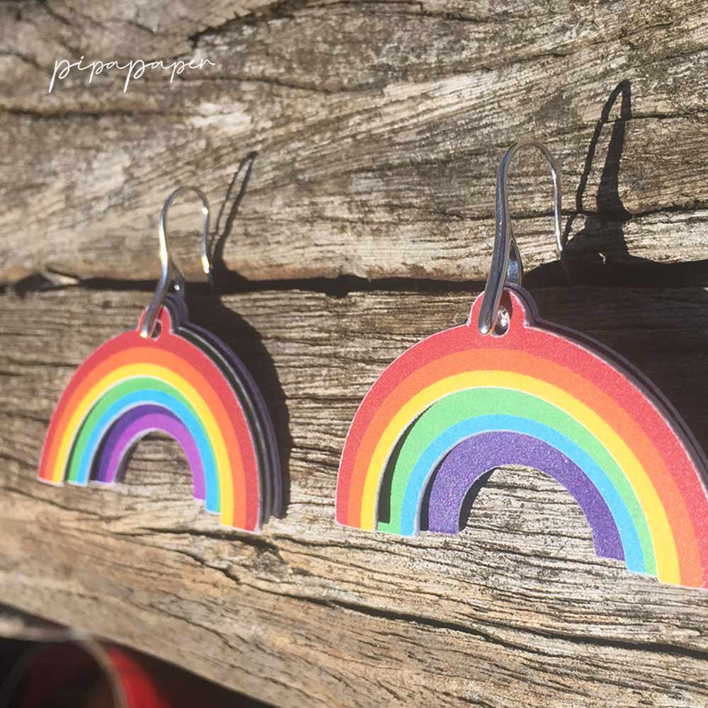 Pendientes arco iris plata y papel divertido