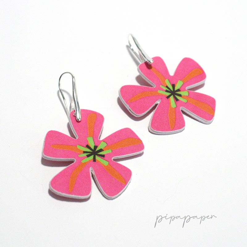 pendientes flor fucsia papel reciclado