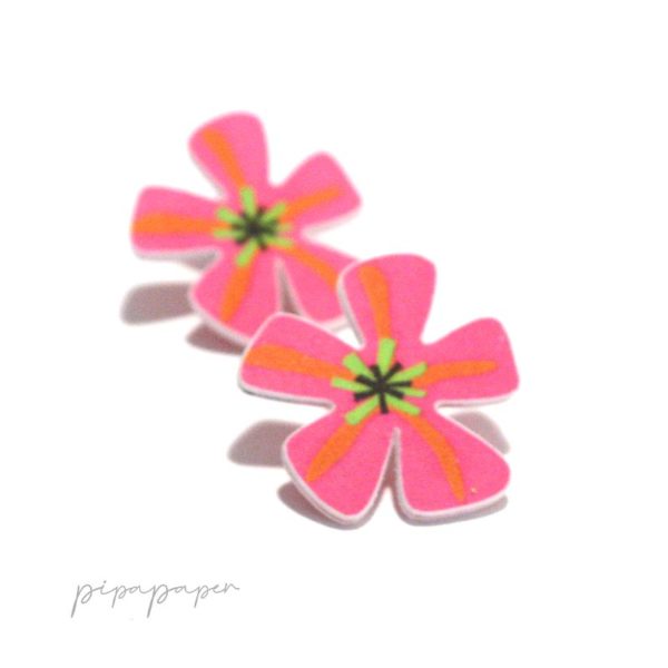 pendientes flor fucsia papel reciclado