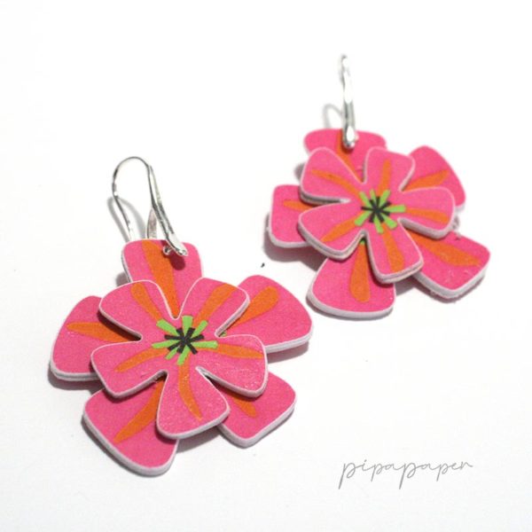 pendientes flor fucsia papel reciclado