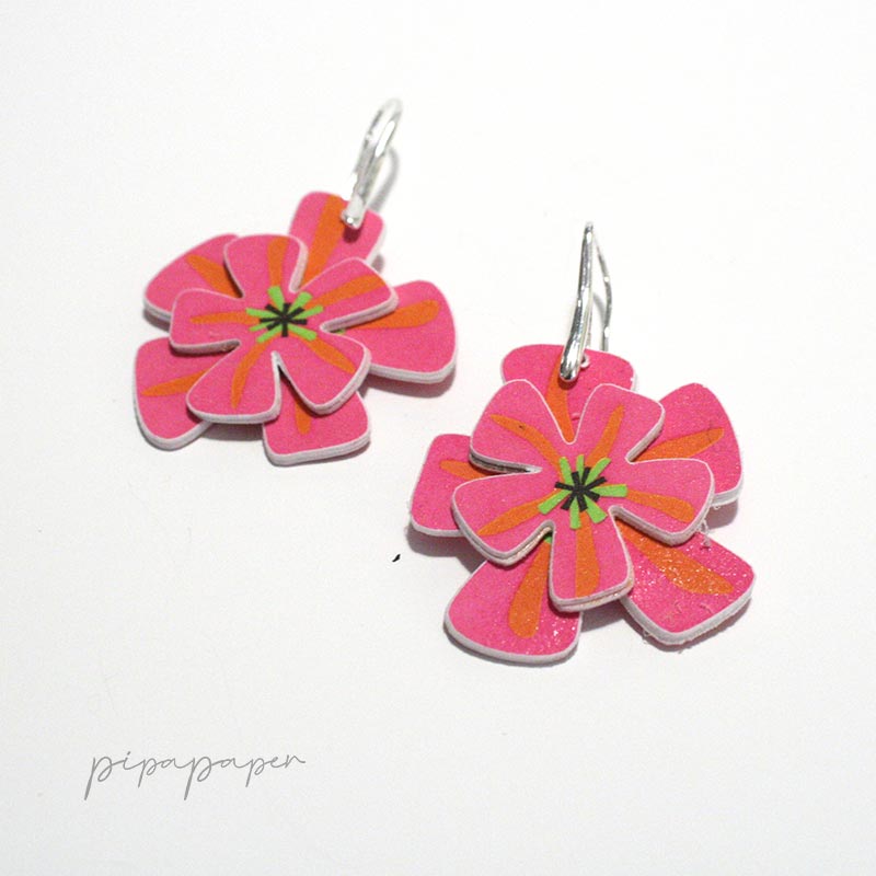 pendientes flor fucsia papel reciclado