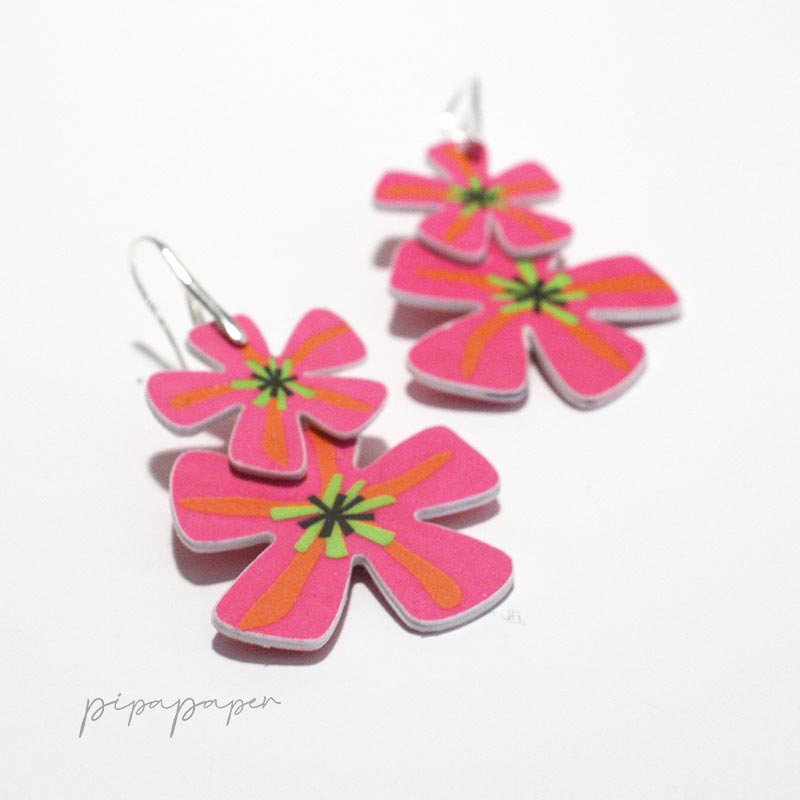 pendientes flor fucsia papel reciclado