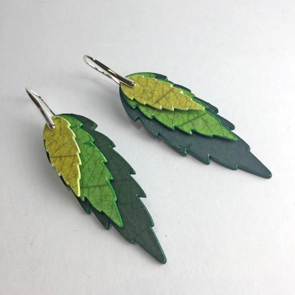 pendiente hoja triple papel