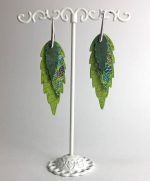 pendiente hoja triple papel