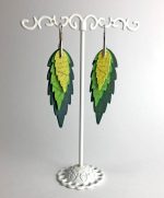 pendiente hoja triple papel