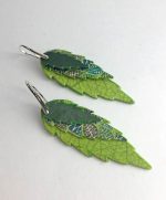 pendiente hoja triple papel