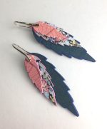 pendiente hoja triple papel