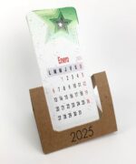 calendario artesanal creativo en papel reciclado 2025