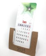 calendario artesanal creativo en papel reciclado 2025
