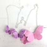 cadena gargantilla de mariposas multicolor alegres divertidas