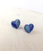 mini pendientes corazon de papel pintados mano