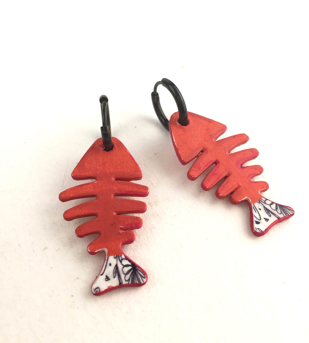 3 PENDIENTE RASPA PEZ divertido de papel reciclado y plata