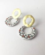 pendientes de elegantes y divertidos de papel reciclado y acero hechos con papel