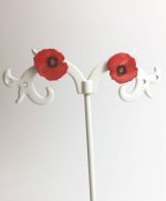 pendientes de amapola hechos con papel