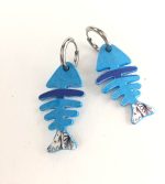 PENDIENTE RASPA PEZ divertido de papel reciclado y plata