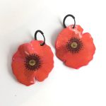 pendientes de amapola hechos con papel
