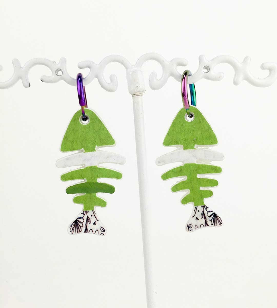 7 PENDIENTE RASPA PEZ divertido de papel reciclado y plata