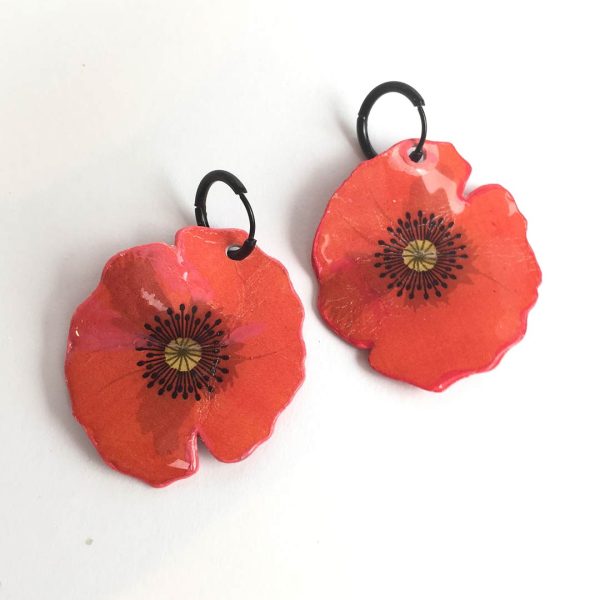 pendientes de amapola hechos con papel
