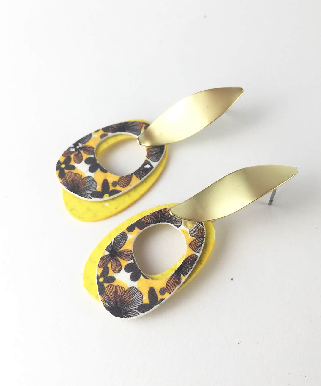 8 pendientes de elegantes y moderno de papel reciclado y acero hechos con papel