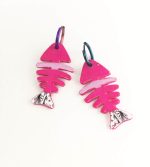 PENDIENTE RASPA PEZ divertido de papel reciclado y plata