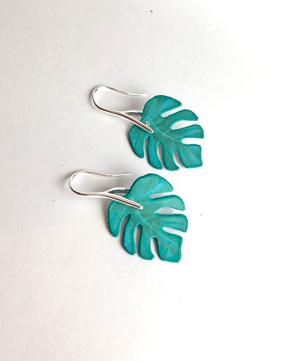 IMG_6436 pendientes hoja de monstera papel reciclado