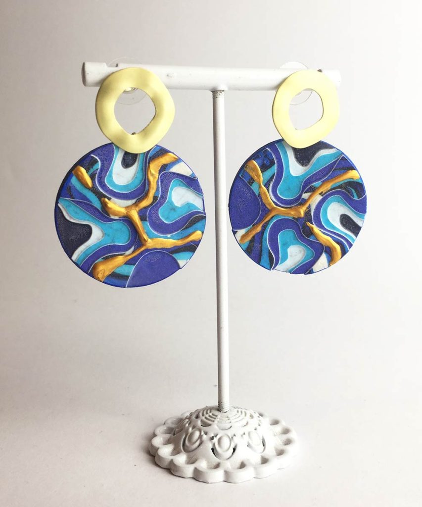 Pendientes plasma con papel reciclado y pintados a mano