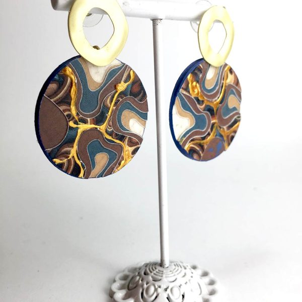 Pendientes plasma con papel reciclado y pintados a mano