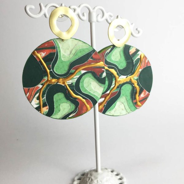 Pendientes plasma con papel reciclado y pintados a mano
