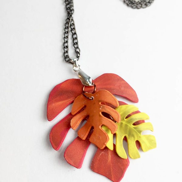 colgante medallon hoja de monstera papel reciclado