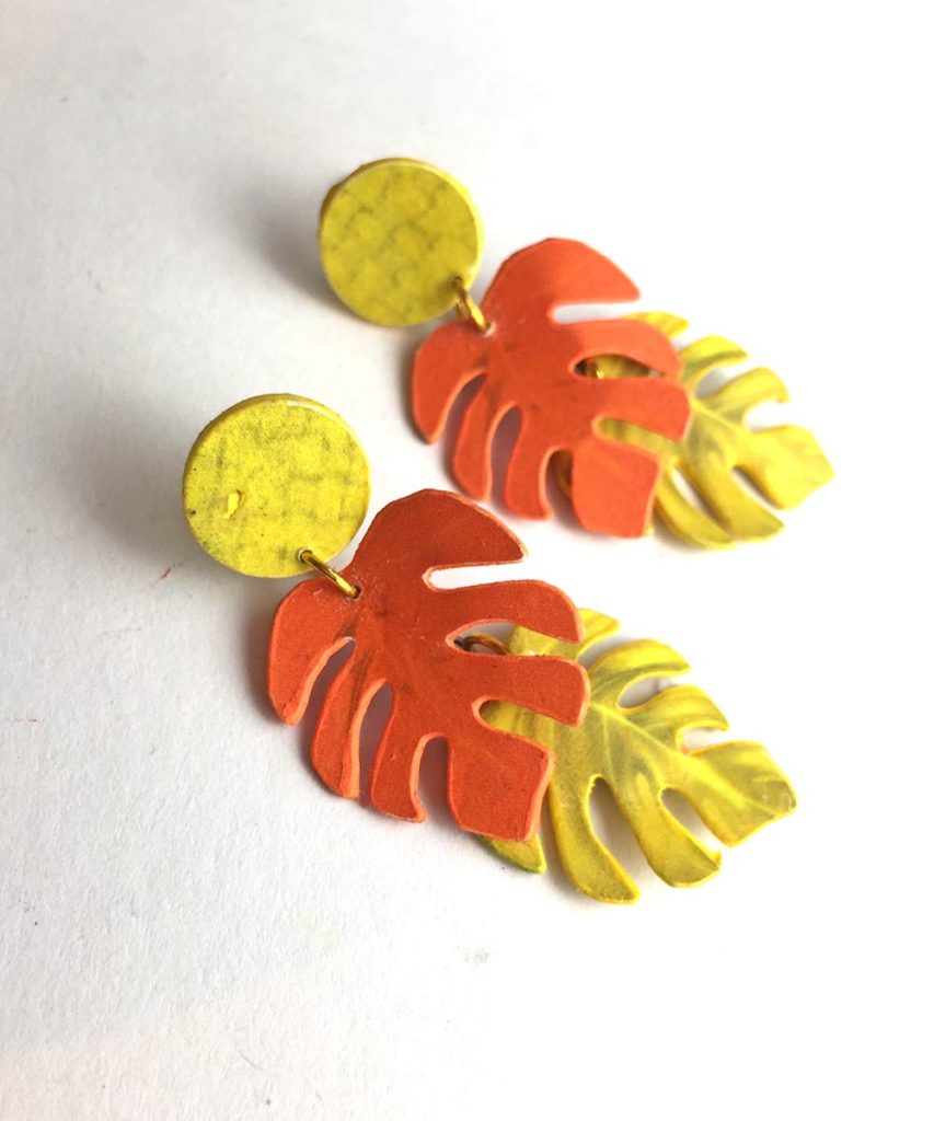 pendientes hoja de monstera papel reciclado